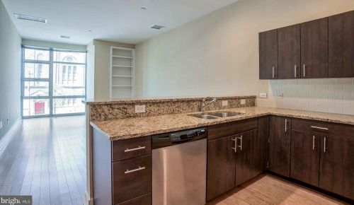 777 Broad St, Philadelphia PA  19147-2504 exterior