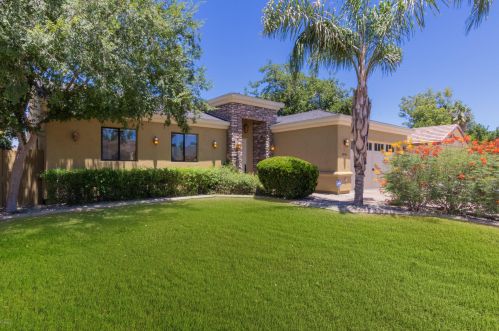 4246 Cheery Lynn Rd, Phoenix AZ  85018-6429 exterior