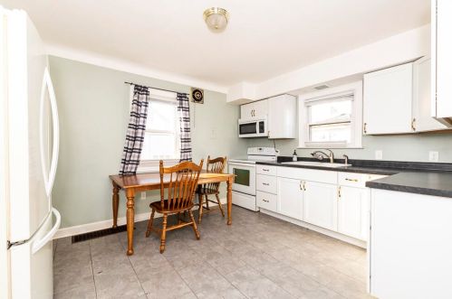 5864 Abbey St, Kalamazoo MI 49048-3527 exterior