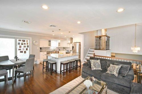 5 Larry Dr, Commack, NY 11725-3305