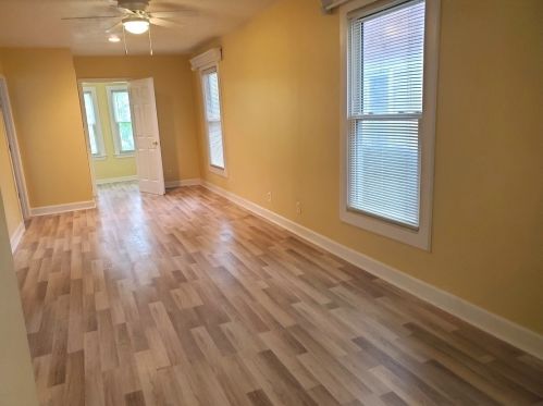 27 Maple Ave, Waukegan IL 60085-5330 exterior