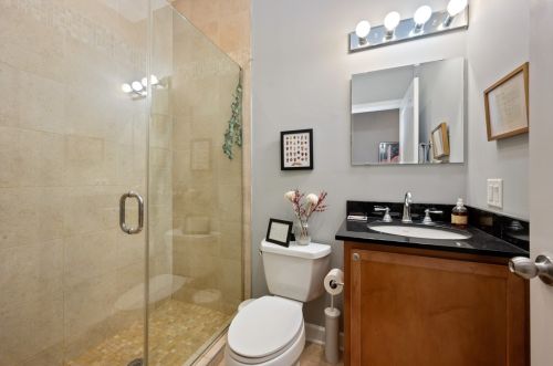 1452 Blackhawk St, Chicago IL 60610-1170 exterior