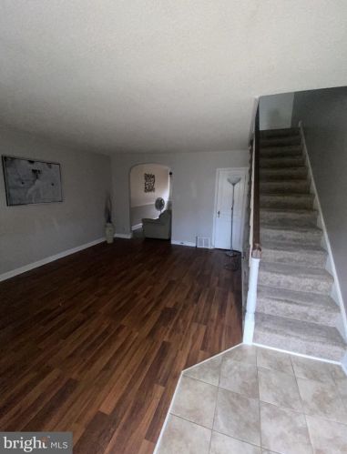 6637 Erdrick St, Philadelphia PA 19135-1604 exterior