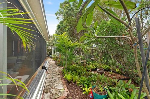 4543 Genoa Ave, Naples FL exterior