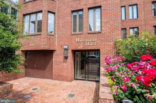 1045 31st St, Washington DC 20007-4407 exterior