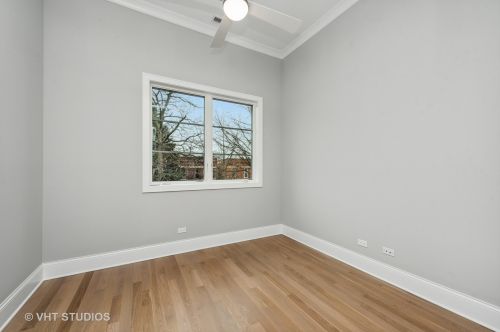 3854 Claremont Ave, Chicago IL 60618-3820 exterior