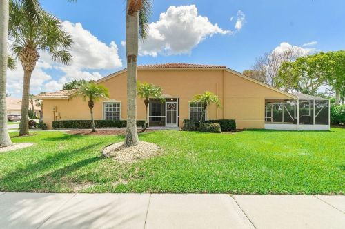 8362 Logia Cir, Boynton Beach FL 33472-7113 exterior