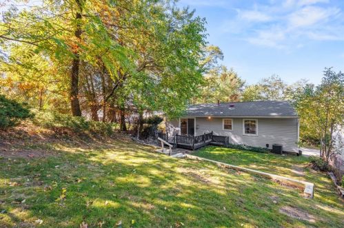 527 Pennview Dr, Pittsburgh PA 15235-4434 exterior