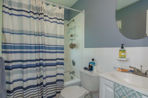 20 Danbury Dr, Methuen MA  01844-2557 exterior