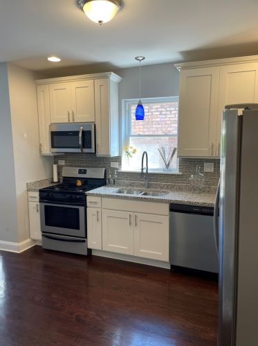 7615 Michigan Ave, Chicago IL 60619-7227 exterior