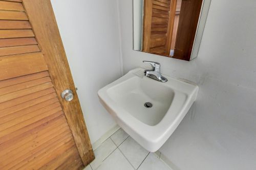 2614 Un Ave, Chicago IL 60621-2950 exterior