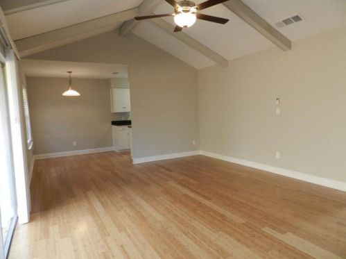 3900 Chase Cir, Austin, TX 78721-1216