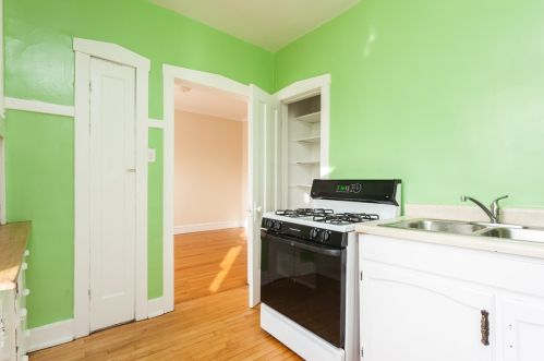 1919 Estes Ave, Chicago IL 60626-2346 exterior