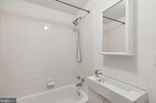 2219 16 St, Philadelphia PA 19132-4418 exterior