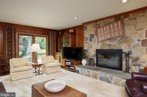 13508 Maidstone Ln, Rockville MD 20854-1030 exterior