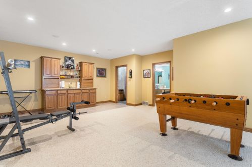 1061 Robinhood Dr, Meskegon MI  49445-2075 exterior