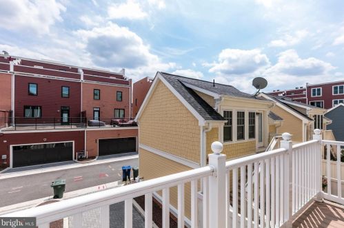 723 Diamond Ave, Alexandria VA  22301-3041 exterior