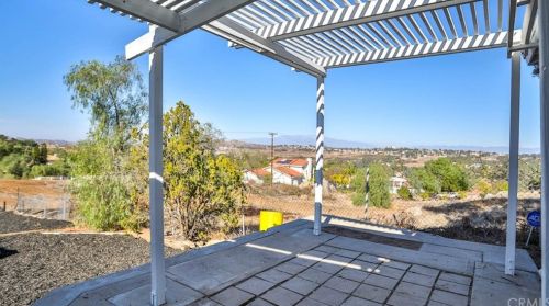 18437 Cedar St, Perris, CA 92570-9289