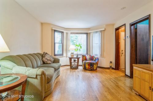 2860 Henderson St, Chicago, IL 60618-5815