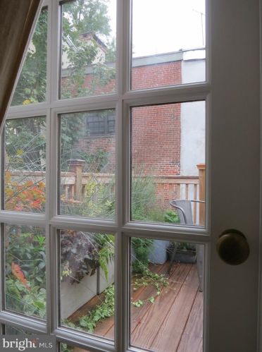 324 Camac St, Philadelphia PA 19140-4214 exterior