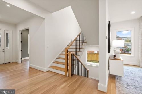 5543 10th St, Arlington VA  22205-2416 exterior