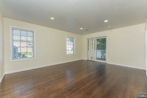 224 9th St, Fairview NJ  07022-1311 exterior