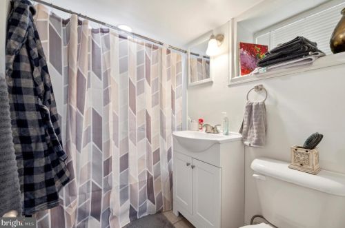 2800 Edgmont Ave, Chester PA 19015-3235 exterior