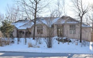 115 Ravine Baye Rd, Milwaukee, WI 53217-1325