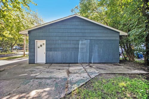 942 Amity Ave, Meskegon MI 49442-2118 exterior