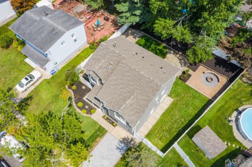 28 Twain Ave, Old Bridge NJ  08857-2110 exterior