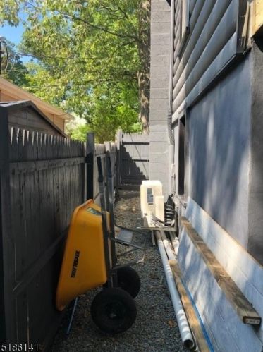 5 Bucknell Trl, Hopatcong NJ  07843-1760 exterior