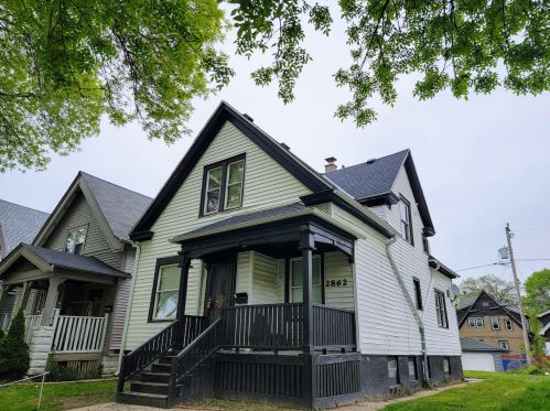 2862 34th St, Milwaukee, WI 53215-3544