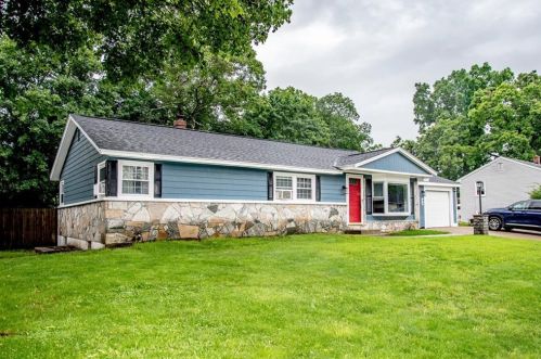 46 Vivian St, Woonsocket, RI 02895-6746