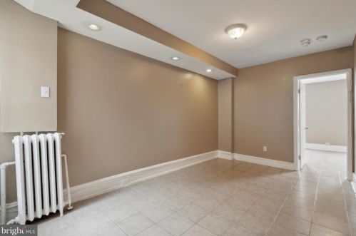 24 51 St, Philadelphia PA 19139-2726 exterior