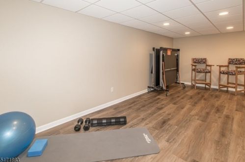 10 Marion Ln, Scotch Plains NJ 07076-2925 exterior