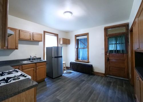 6636 Washtenaw Ave, Chicago IL 60629-1718 exterior