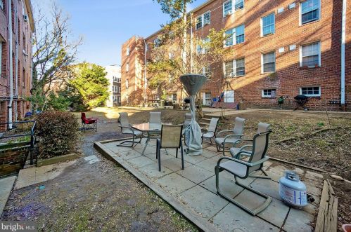 2802 Devonshire Pl, Washington DC  20008-3441 exterior