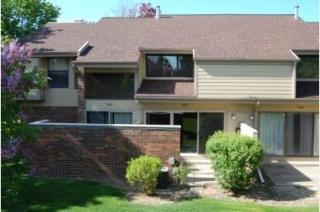 5664 27th St, Milwaukee, WI 53221-4108