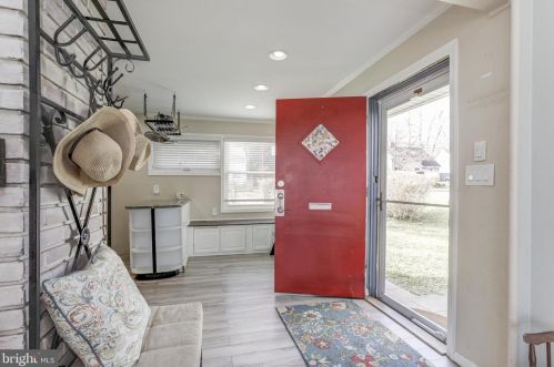 13203 Midway Ave, Rockville MD 20851-1812 exterior