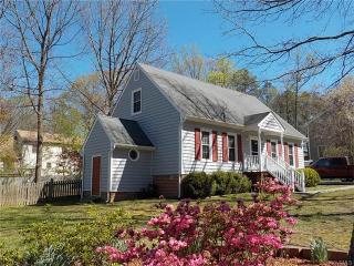 10501 Hamlin Dr, Chester, VA 23831-1159