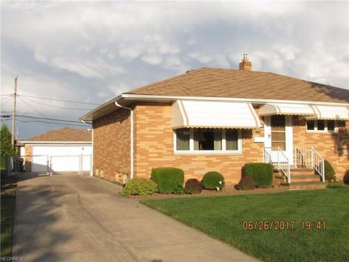 4739 Frst Edge Dr, Cleveland OH  44144-3162 exterior