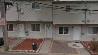 16 Betty Ct, Staten Island NY  10303-1304 exterior