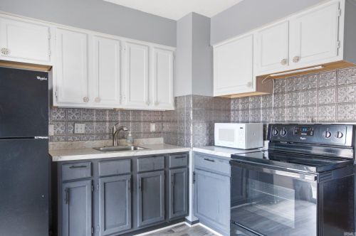 802 Berkley Cir, Mishawaka IN 46544-4802 exterior