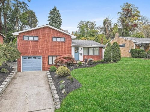 902 Maplewood Dr, Pittsburgh, PA 15234-2543