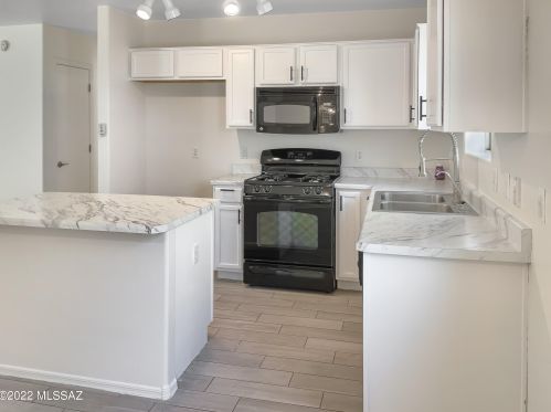 2448 Camino Malcote, Tucson AZ  85706-5134 exterior