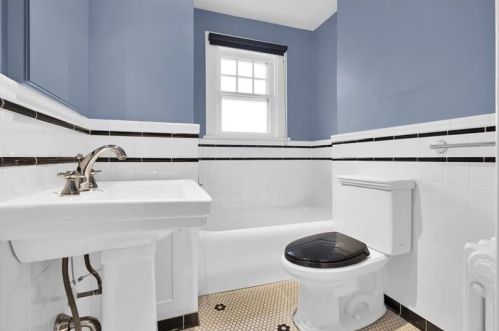 454 Dallas Ave, Pittsburgh PA 15217-1309 exterior