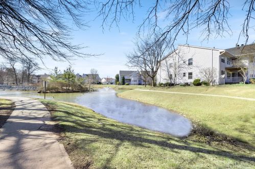 124 Exeter Ct, Piscataway NJ  08854-2178 exterior