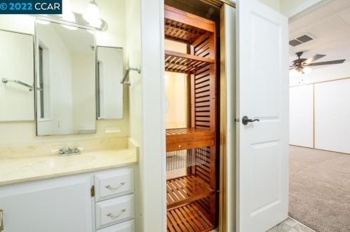 2081 Dalis Dr, Concord CA 94520-5423 exterior