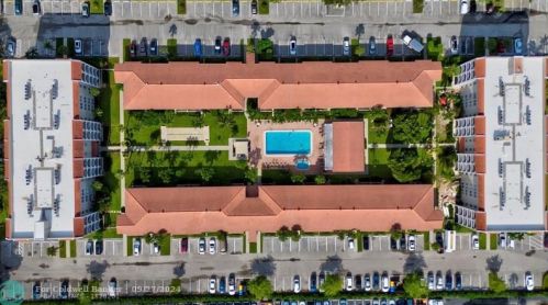 250 20th St, Boca Raton FL  33431-8040 exterior