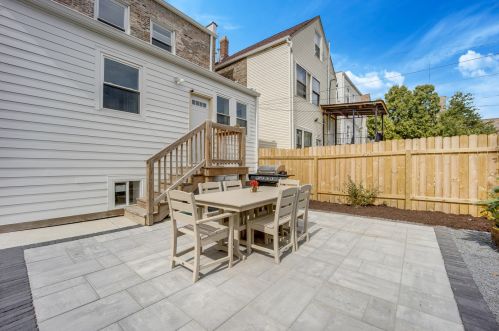 2823 Ridgeway Ave, Chicago IL 60625-6006 exterior